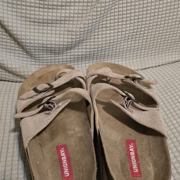 UNIONBAY Tan Sandals Comfort-Focused Design - Picture 2 of 5